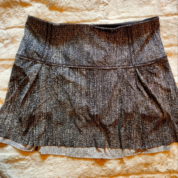 Lululemon side pleat high rise tennis skirt - Picture 1 of 7
